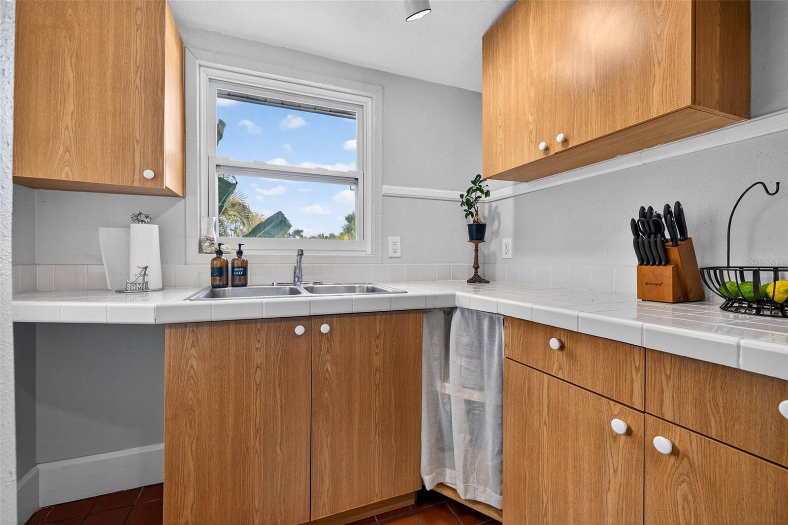 SPRING HILL REV - Residential