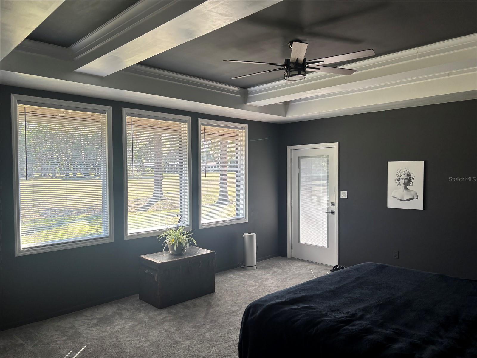 COUNTRY CLUB MANOR - Residential