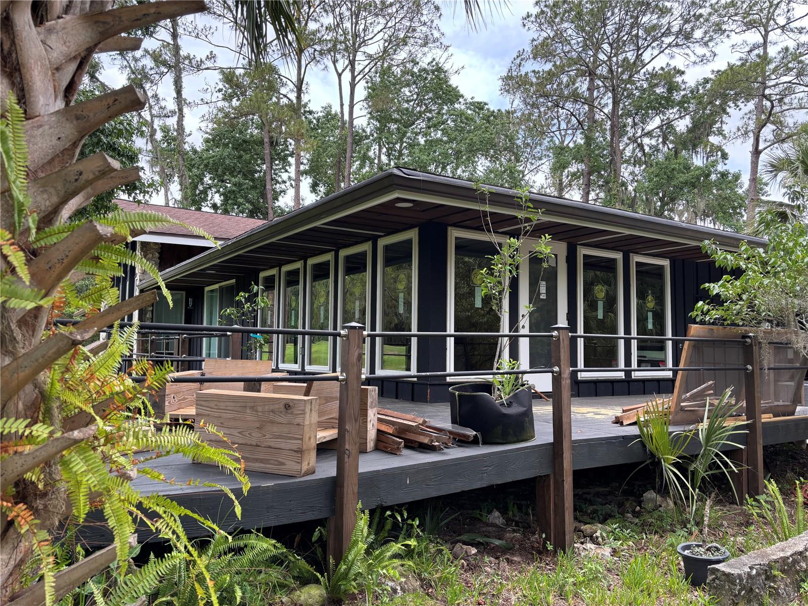 COUNTRY CLUB MANOR - Residential