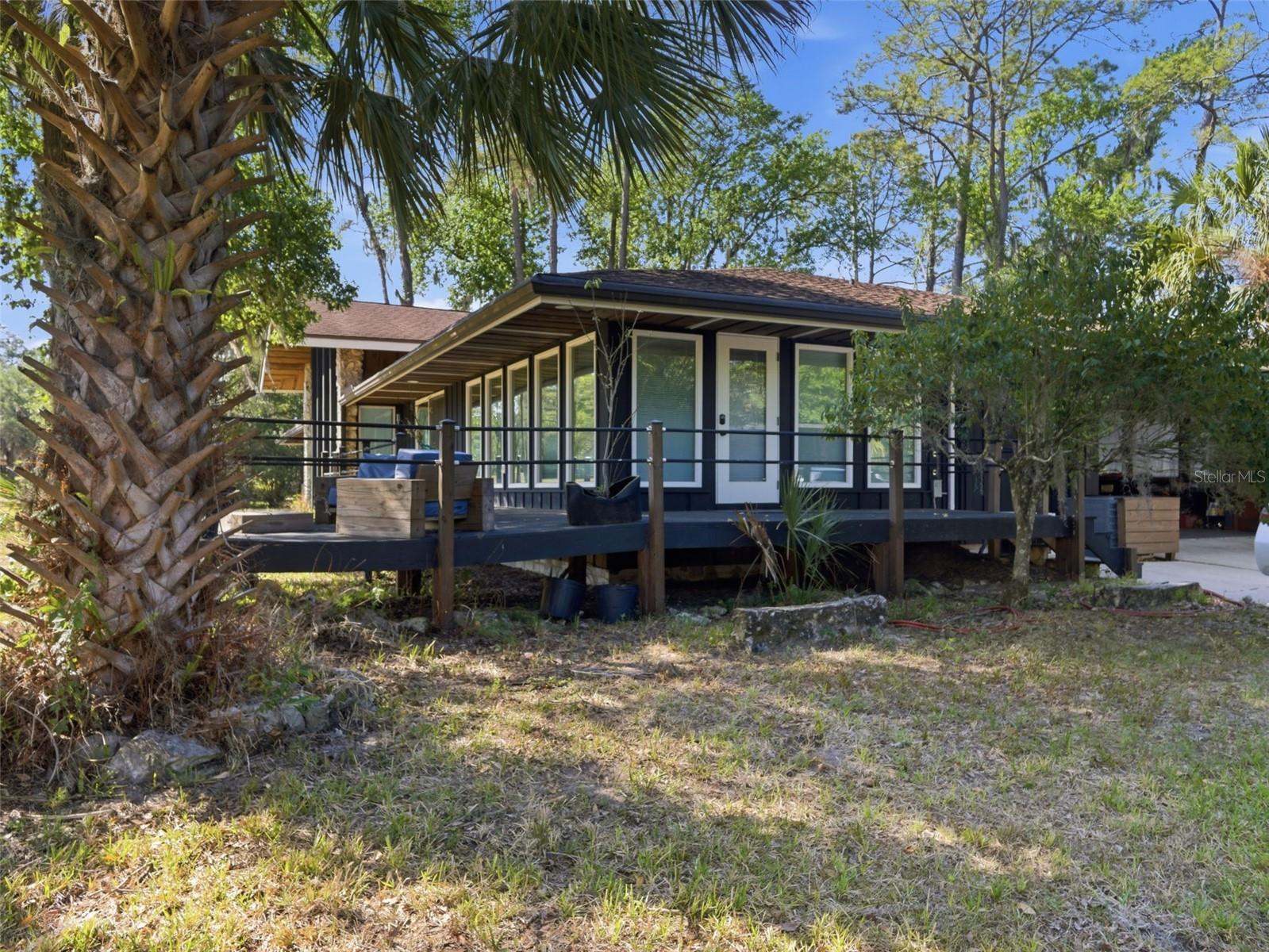 COUNTRY CLUB MANOR - Residential