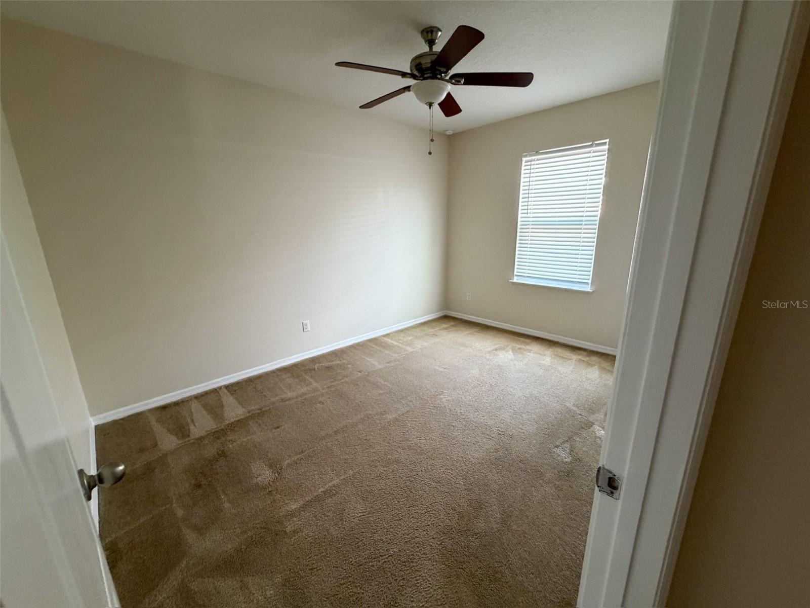 LEESBURG OVERLOOK AT LAKE GRIFFIN - Residential Lease