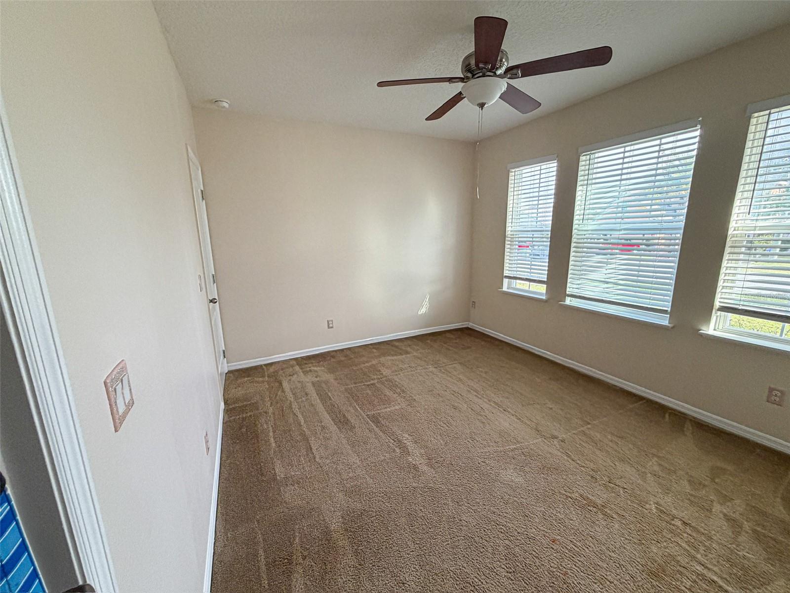 LEESBURG OVERLOOK AT LAKE GRIFFIN - Residential Lease