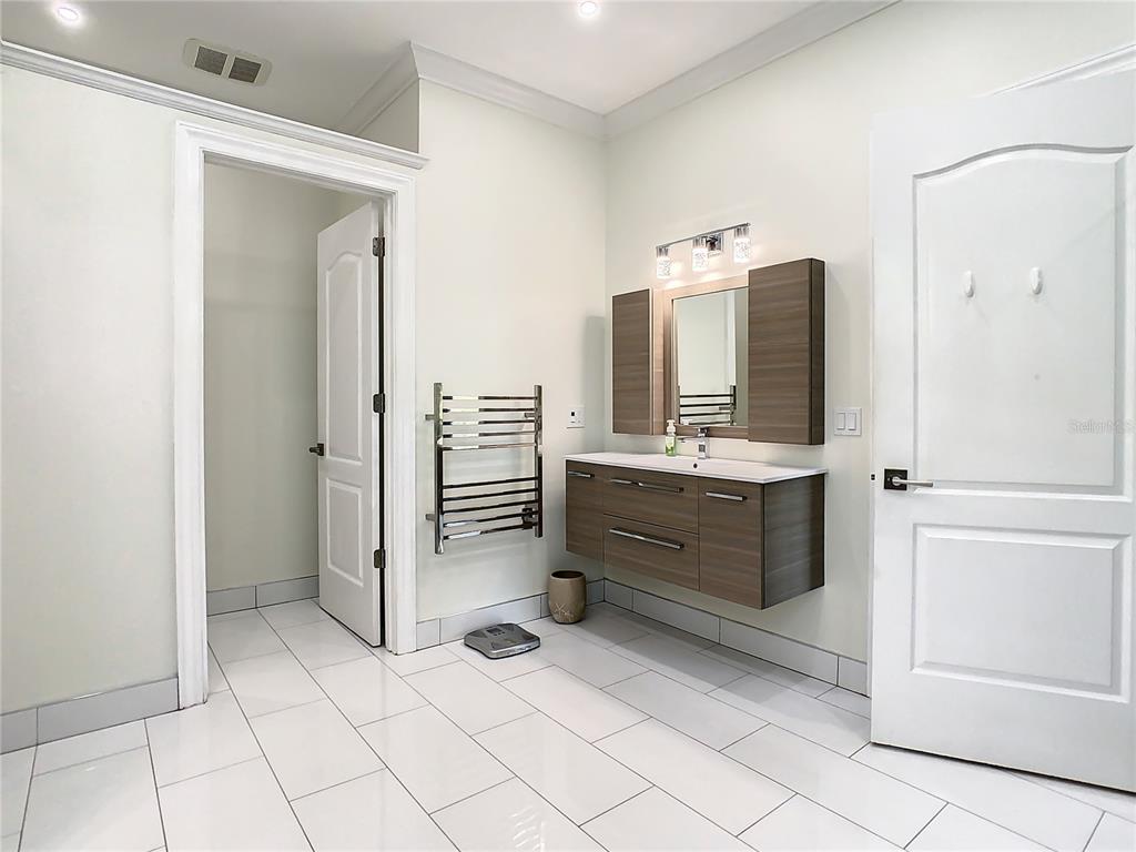 SIESTA BEACH - Residential