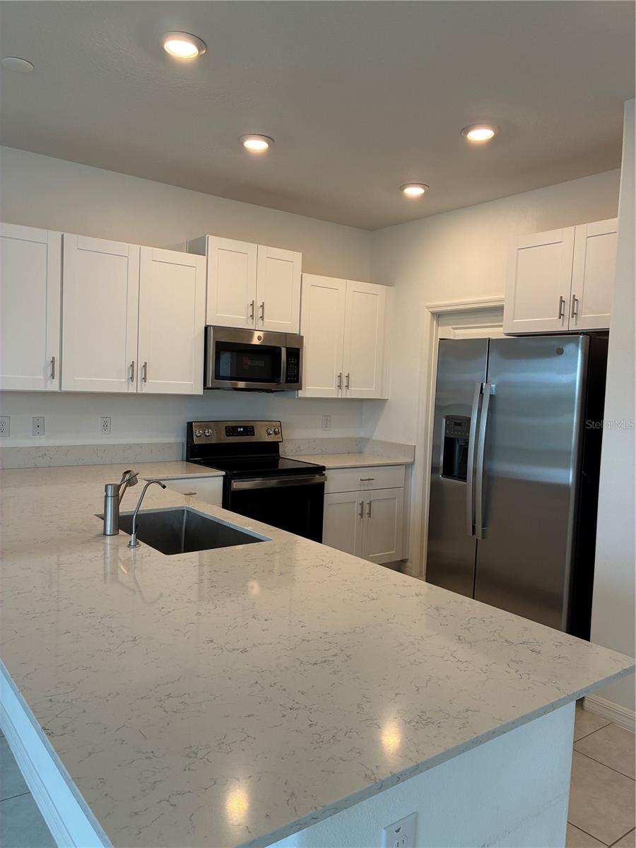 TOWNES/LK THOMAS PH 1 - Residential Lease