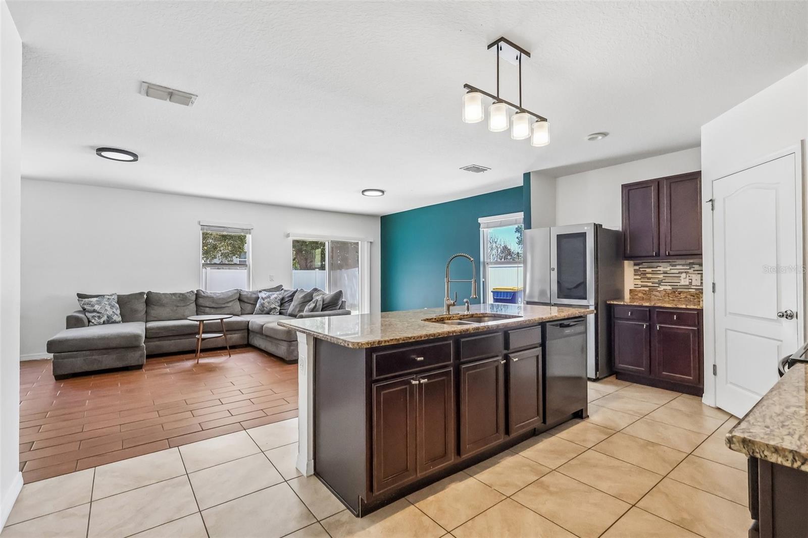 SQUIRES GROVE - Residential