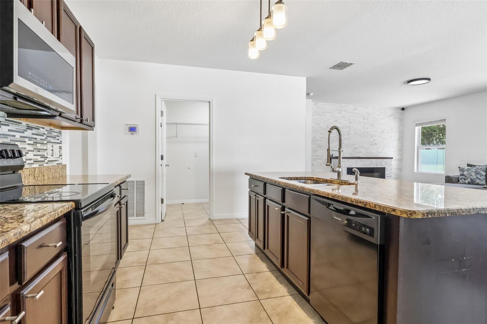 SQUIRES GROVE - Residential