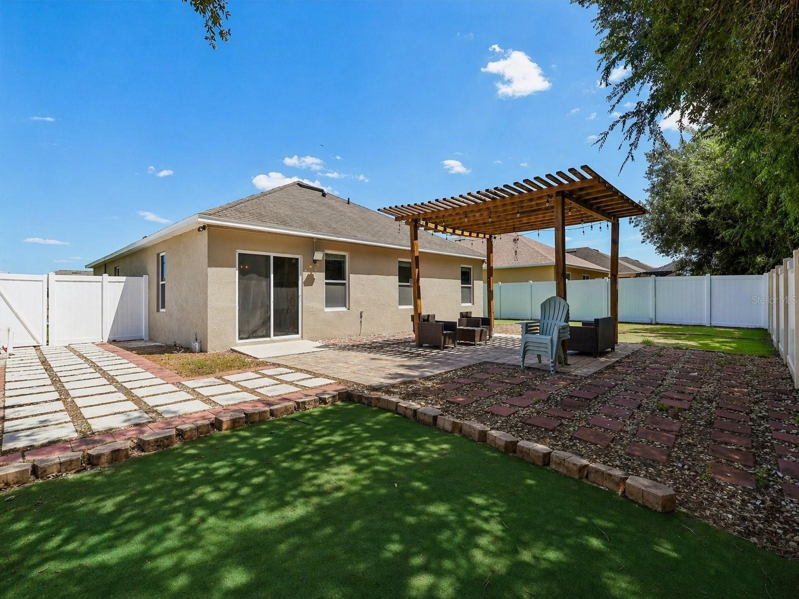 SQUIRES GROVE - Residential