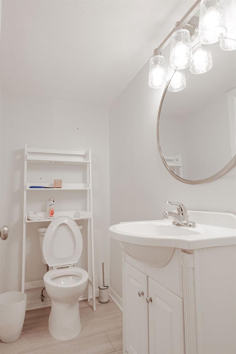 COLONIAL TWNHSE APARTRMENTS PA - Residential