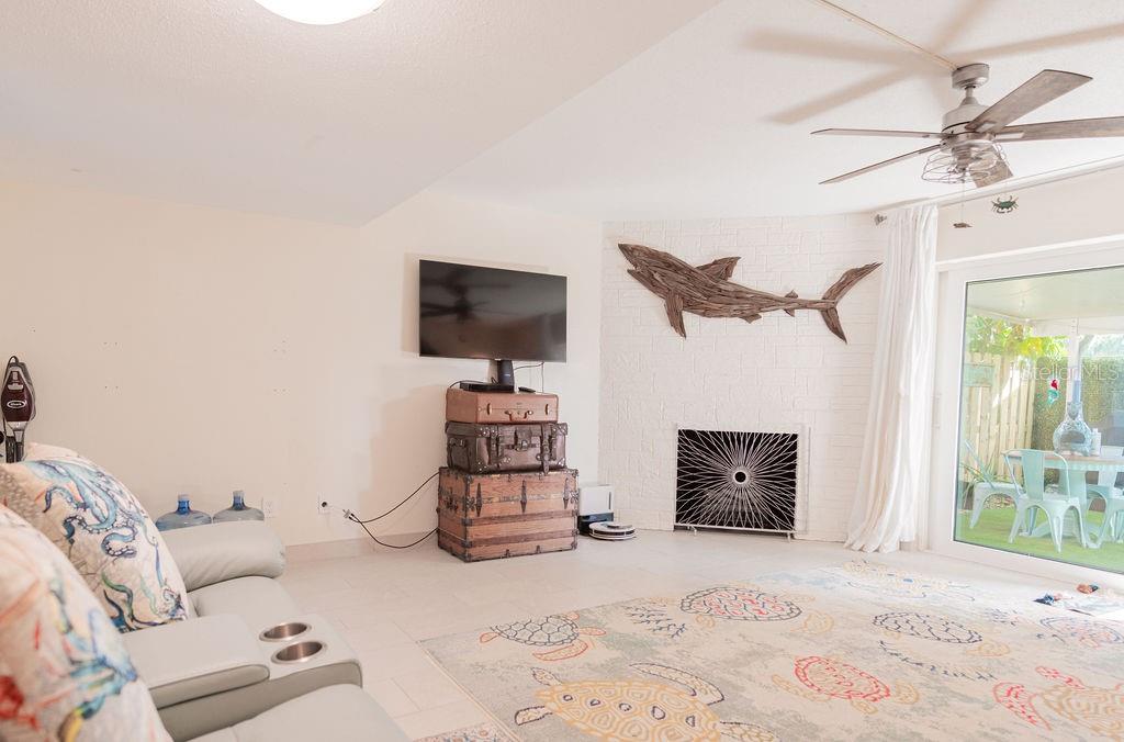 COLONIAL TWNHSE APARTRMENTS PA - Residential