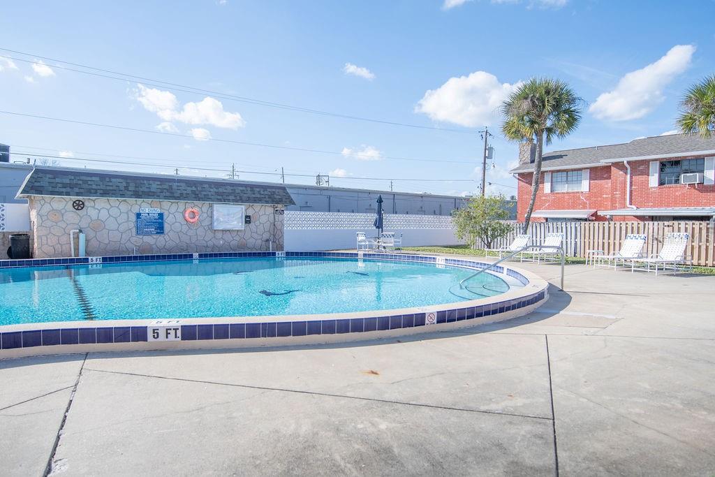 COLONIAL TWNHSE APARTRMENTS PA - Residential