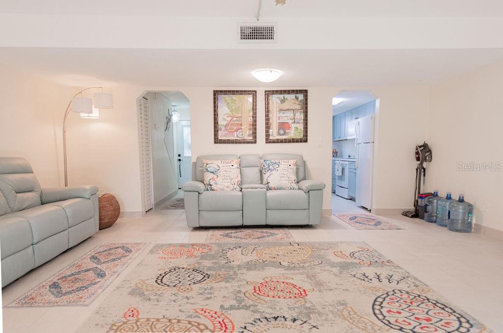 COLONIAL TWNHSE APARTRMENTS PA - Residential