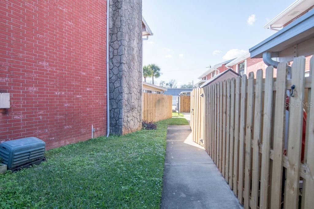 COLONIAL TWNHSE APARTRMENTS PA - Residential