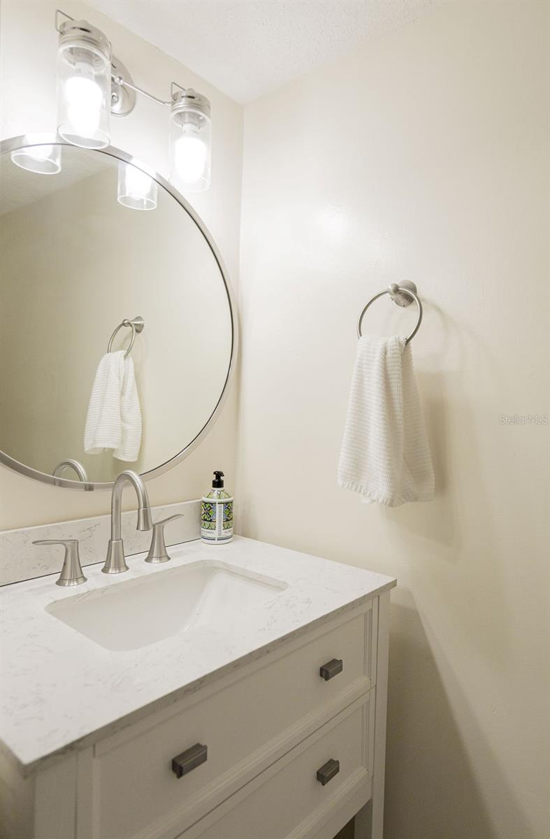 COLONIAL TWNHSE APARTRMENTS PA - Residential