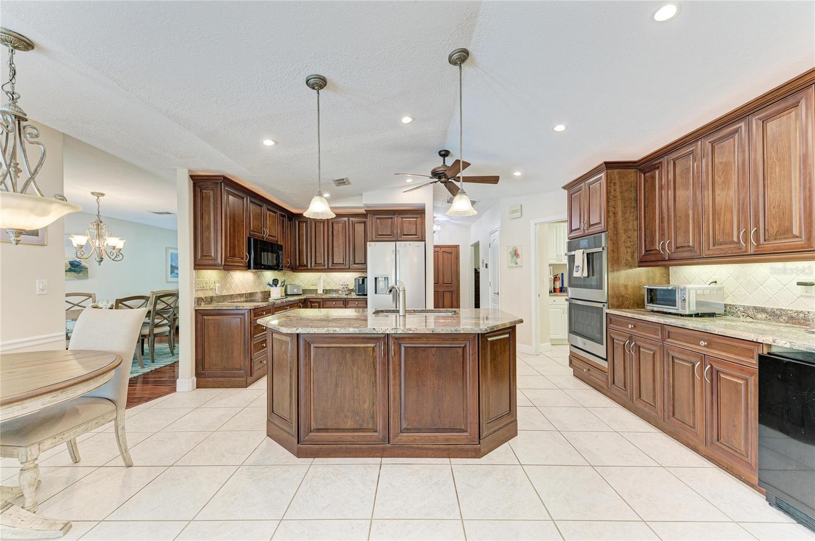 HIDDEN MEADOWS - Residential