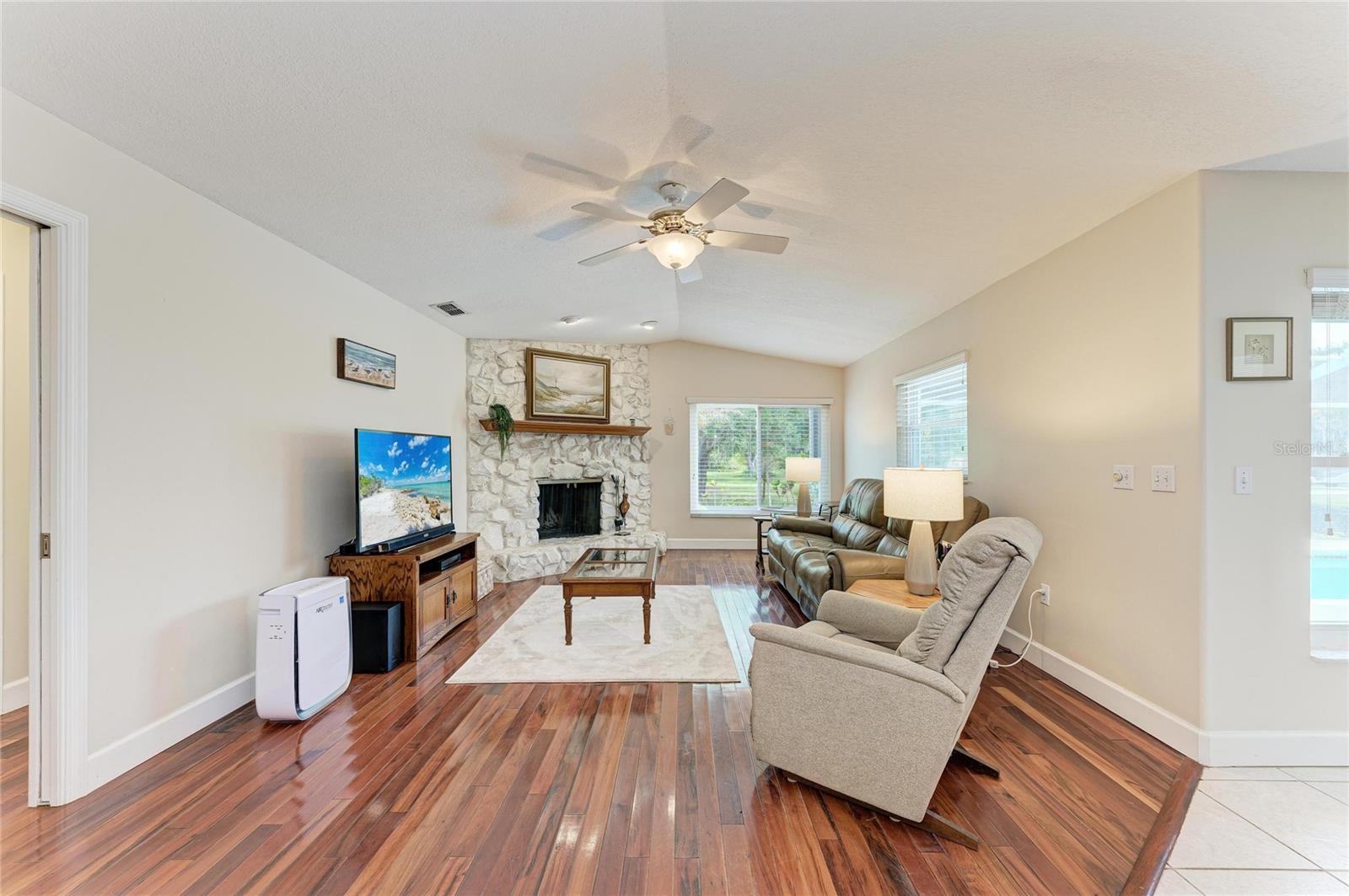 HIDDEN MEADOWS - Residential