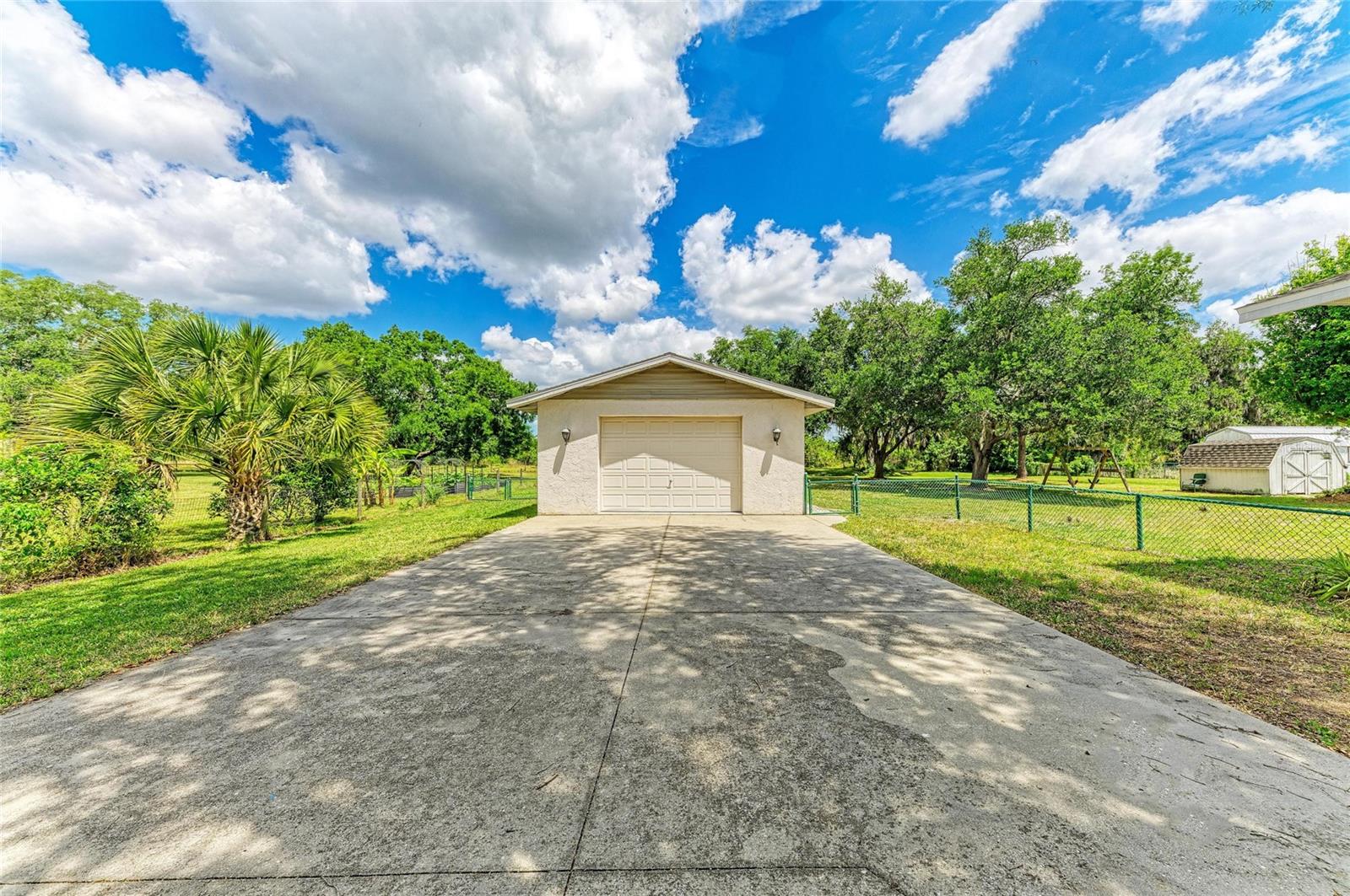 HIDDEN MEADOWS - Residential