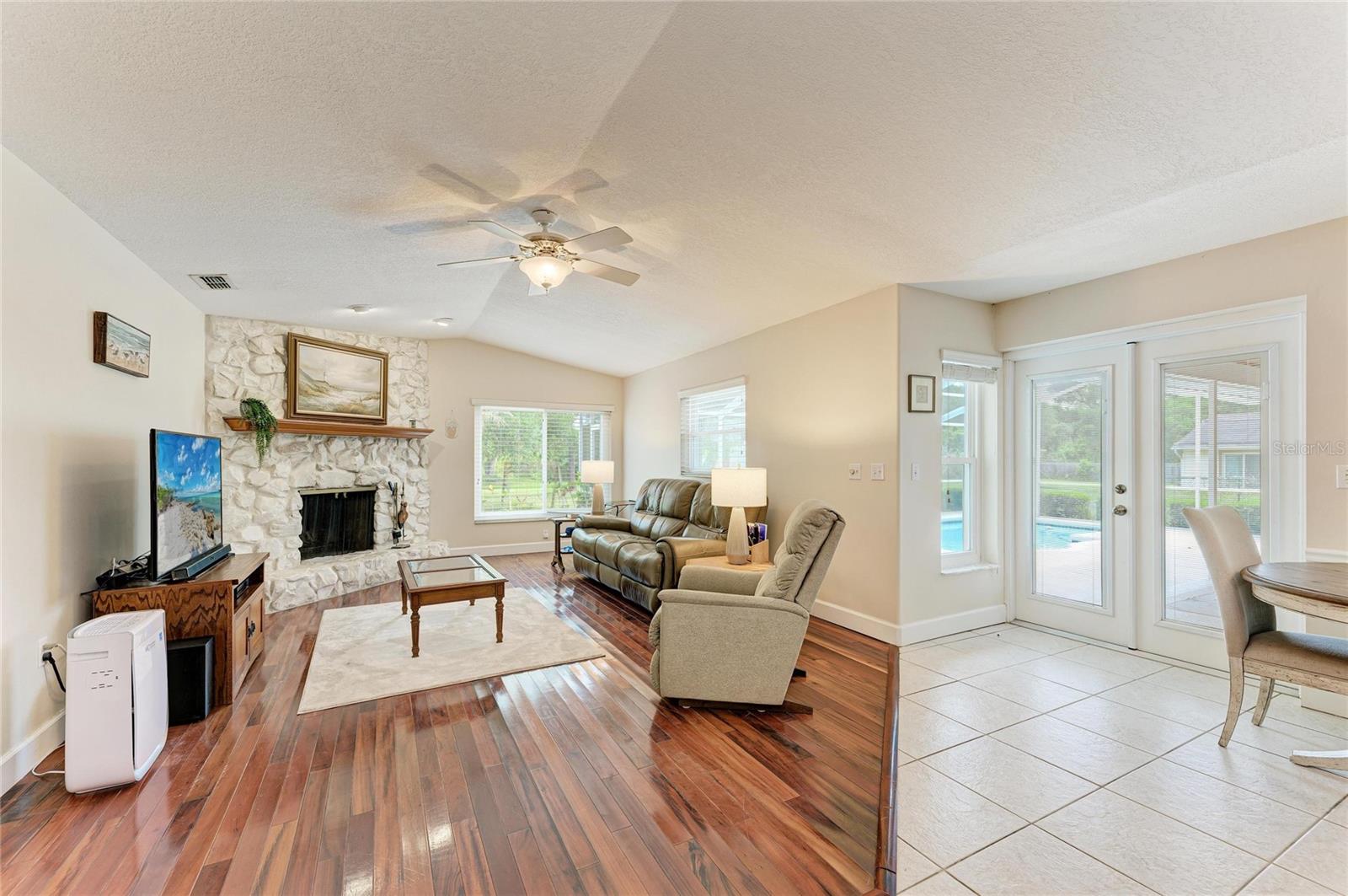 HIDDEN MEADOWS - Residential