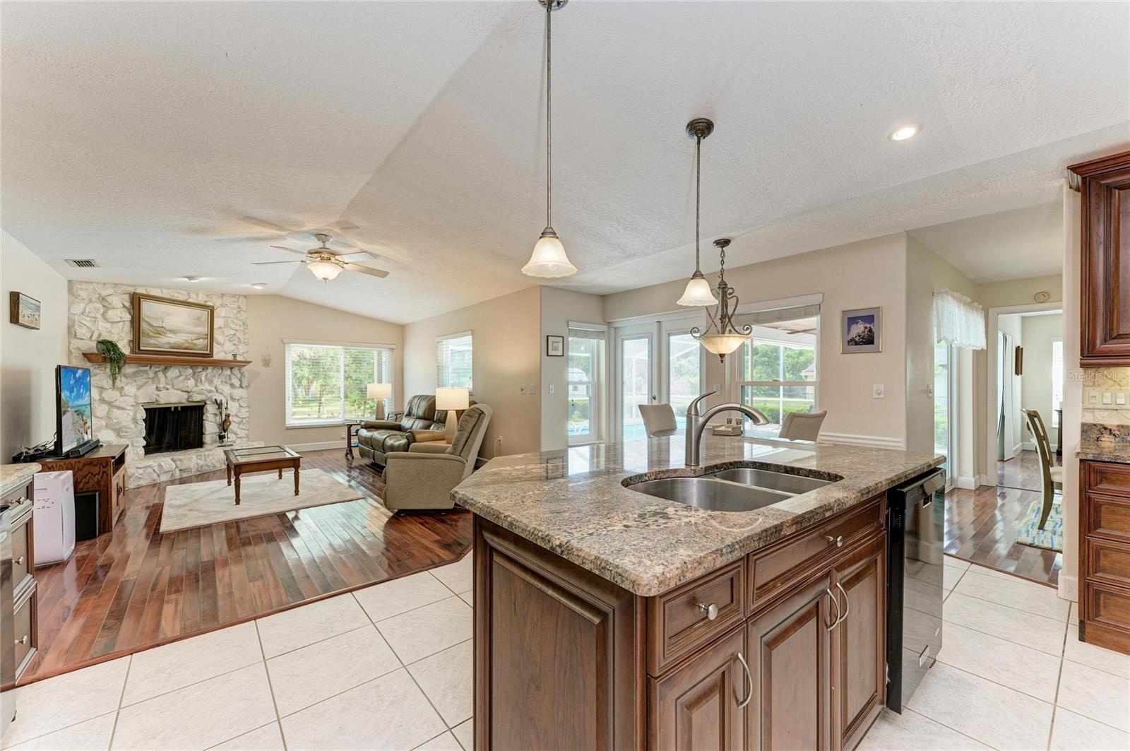 HIDDEN MEADOWS - Residential