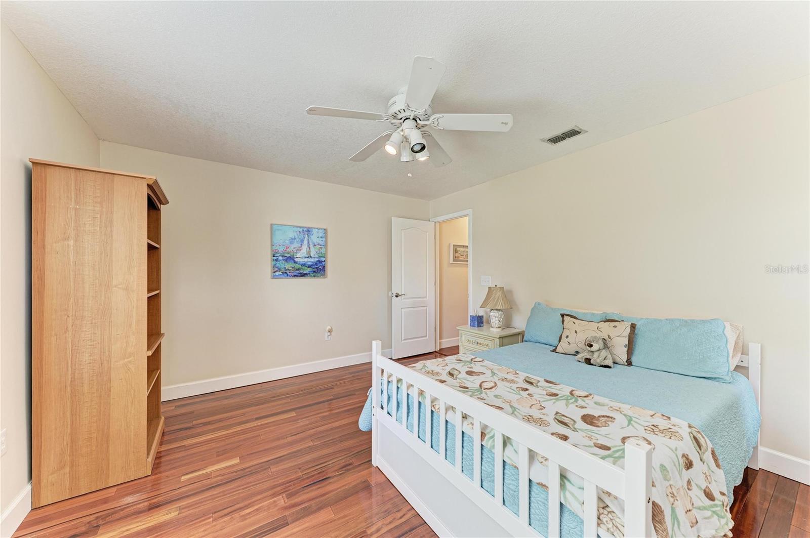 HIDDEN MEADOWS - Residential