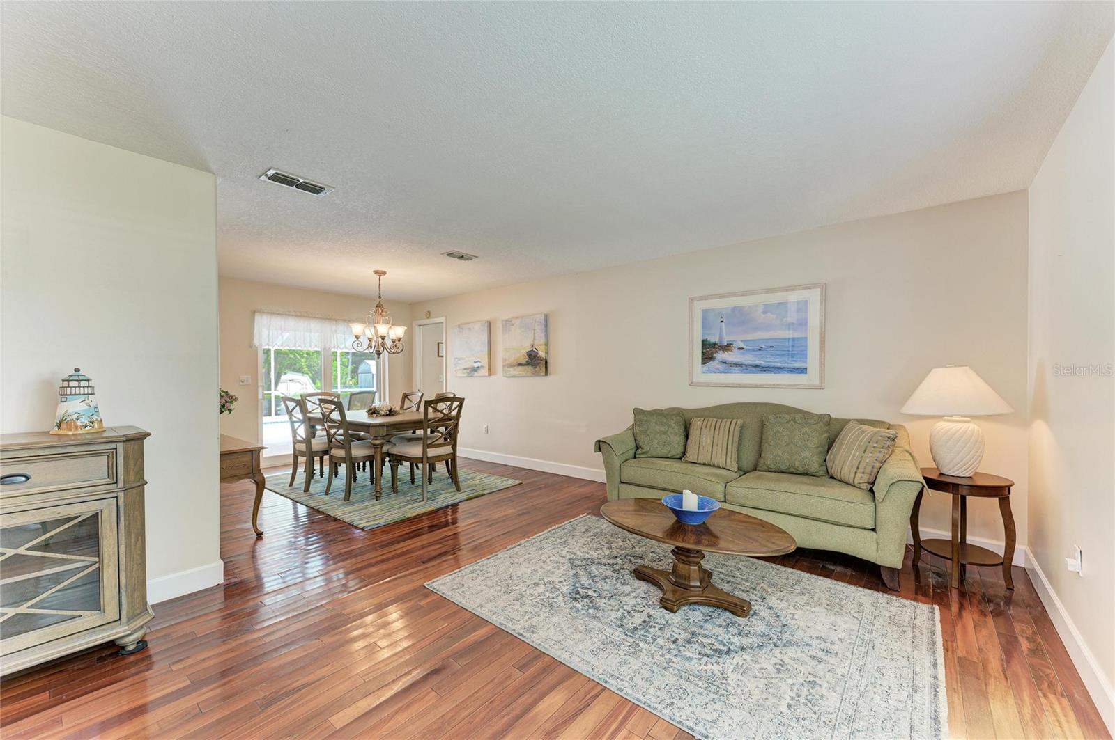 HIDDEN MEADOWS - Residential