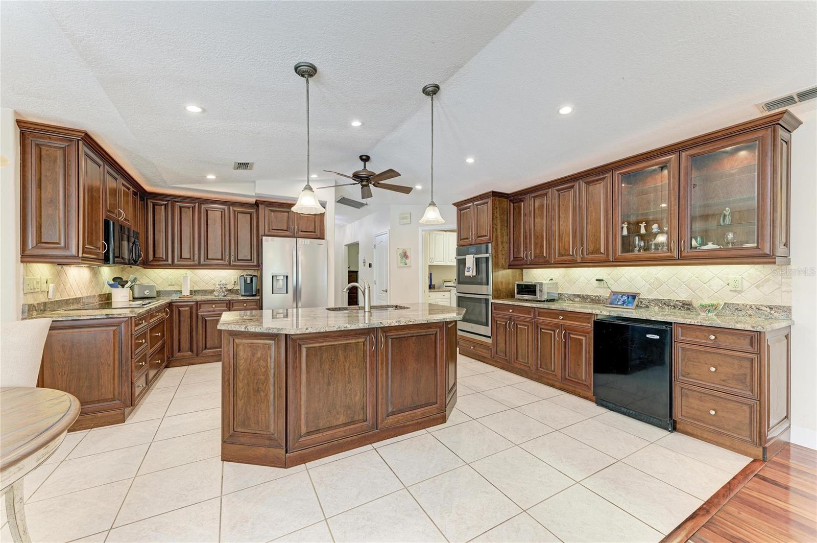 HIDDEN MEADOWS - Residential