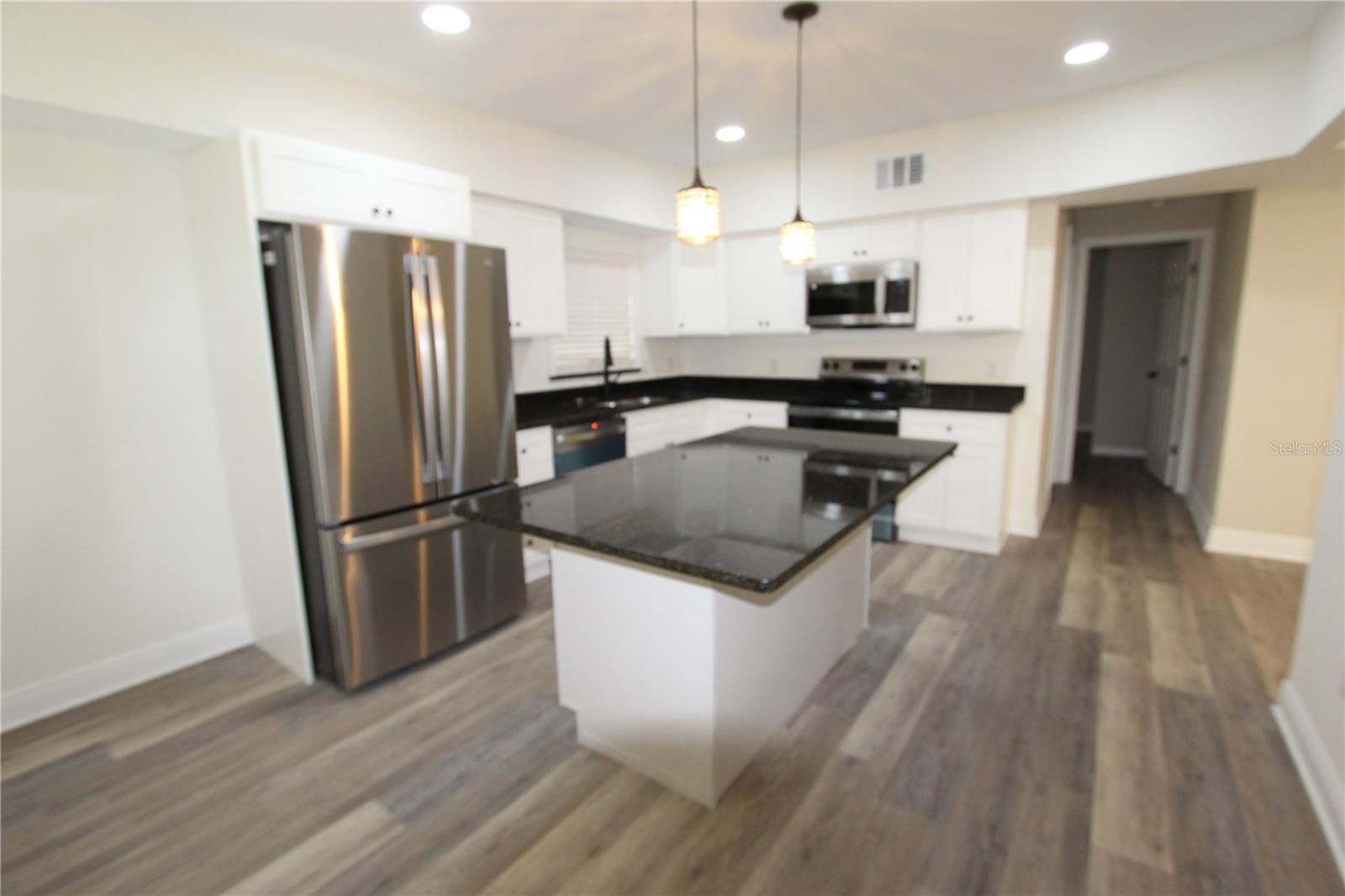 LAKE & FOREST CLUB - Residential