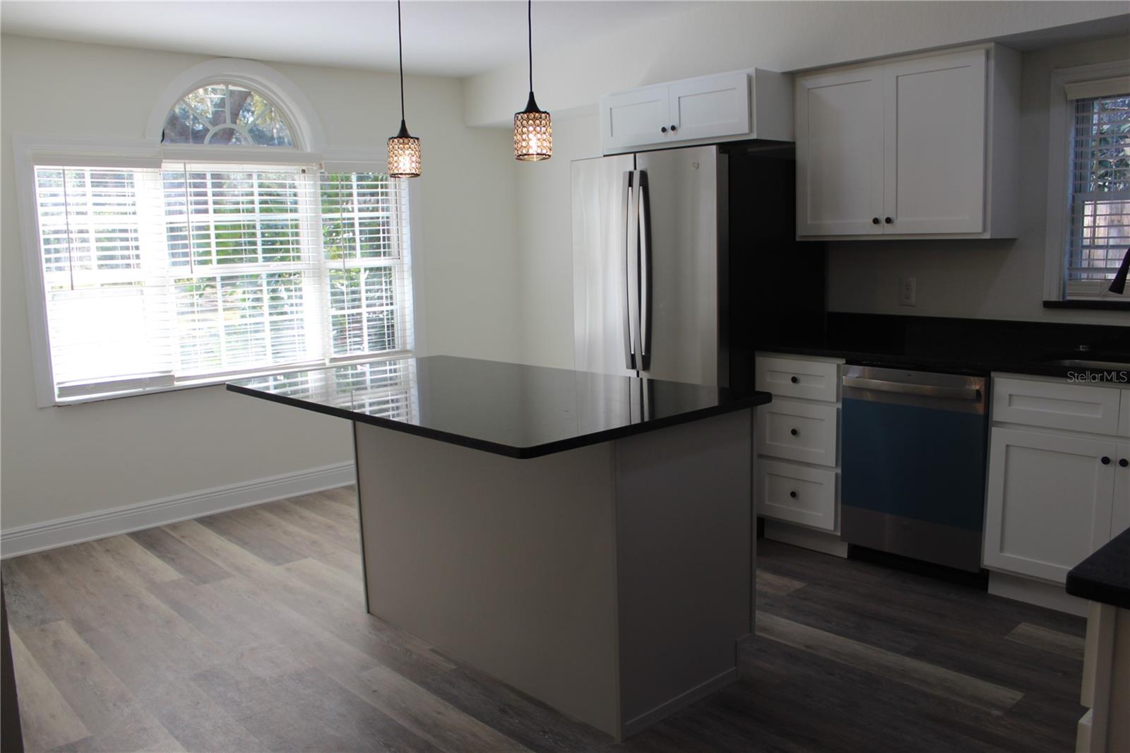 LAKE & FOREST CLUB - Residential