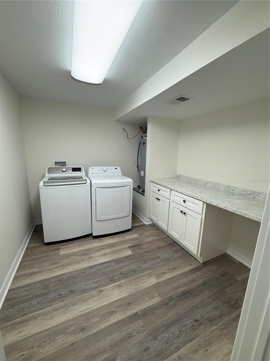 LAKE & FOREST CLUB - Residential