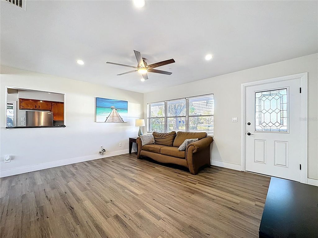 Photo of 512 N Lakemont Avenue, Winter Park, FL 32792 (MLS # O6392353)