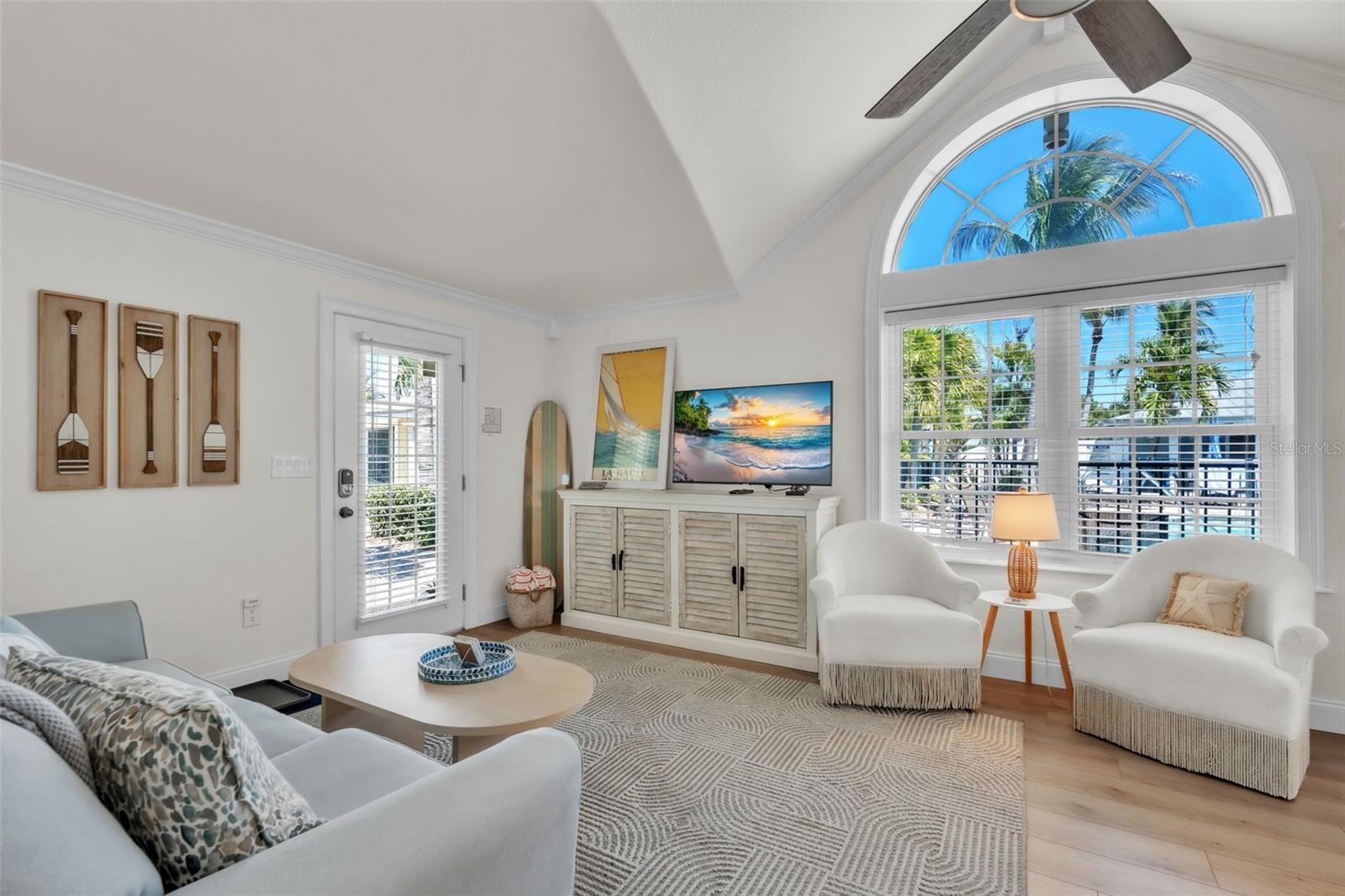 THE BLUE LAGOON - Residential