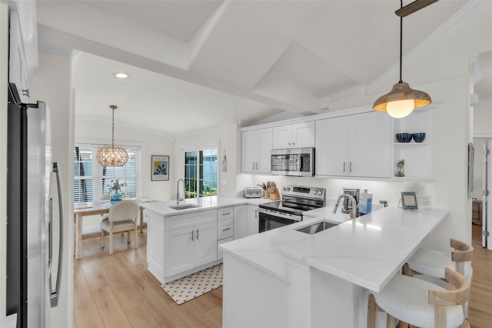 THE BLUE LAGOON - Residential