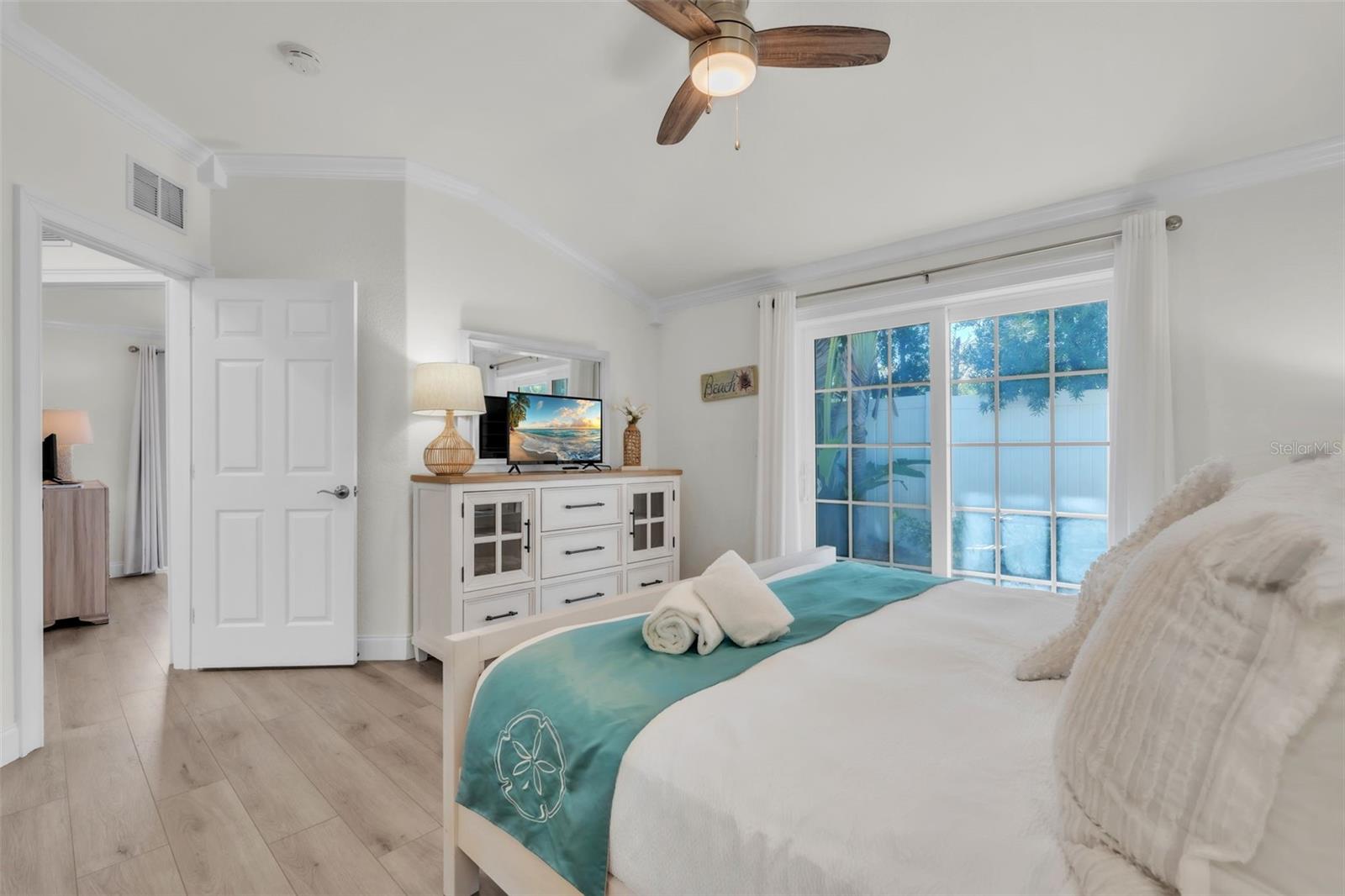 THE BLUE LAGOON - Residential