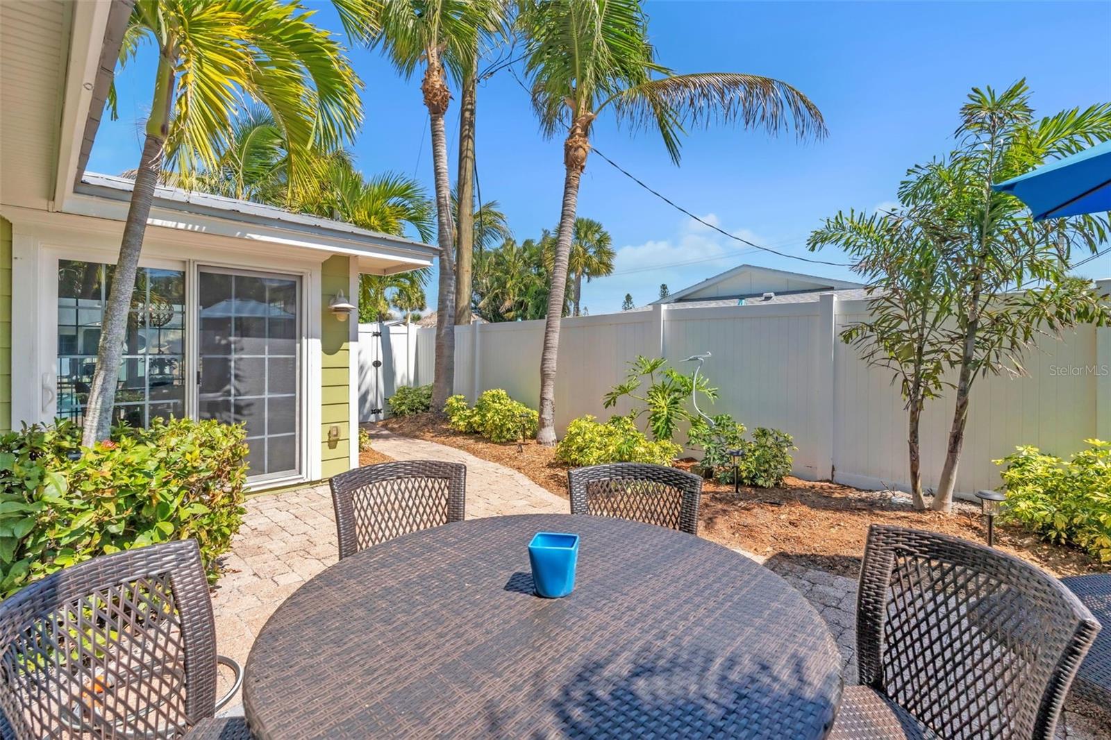 THE BLUE LAGOON - Residential