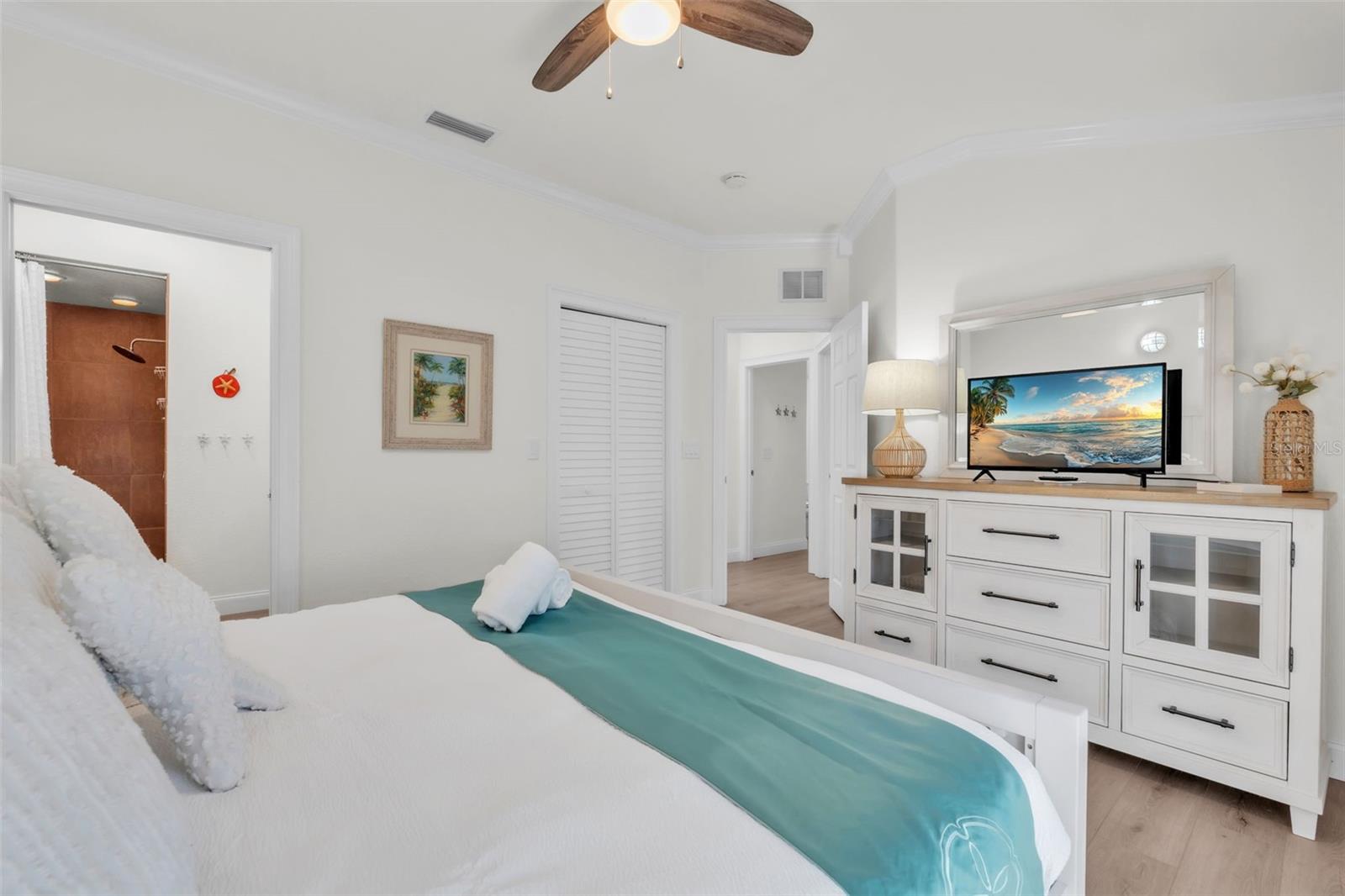 THE BLUE LAGOON - Residential