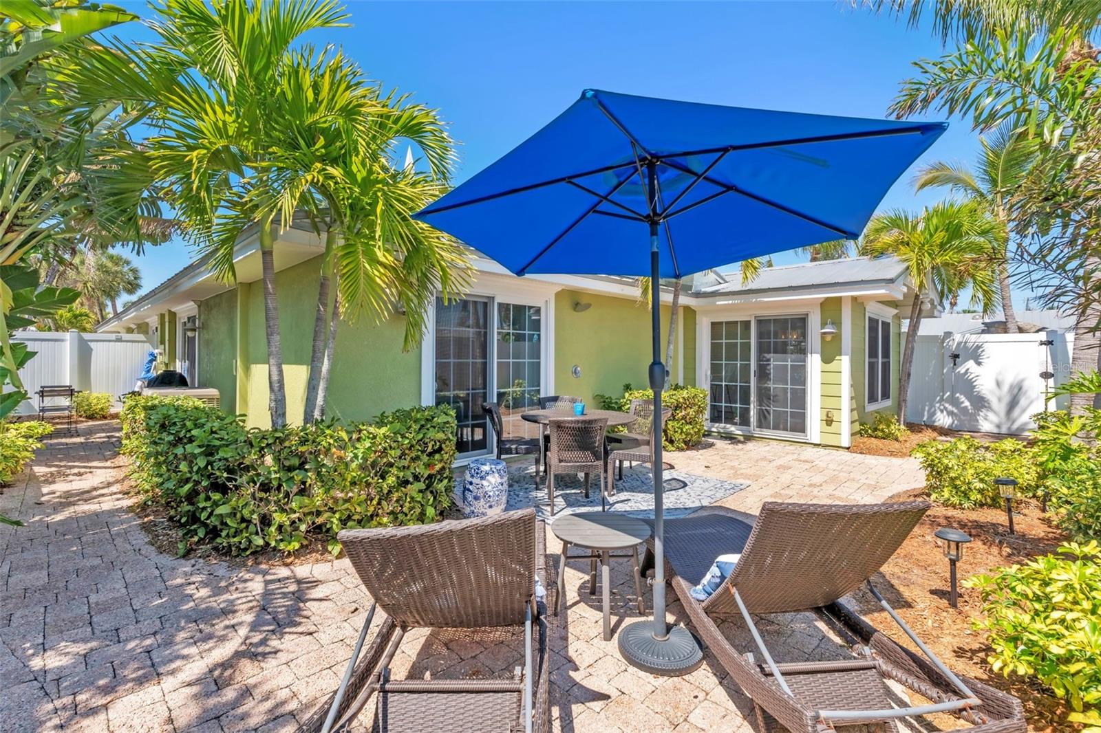 THE BLUE LAGOON - Residential