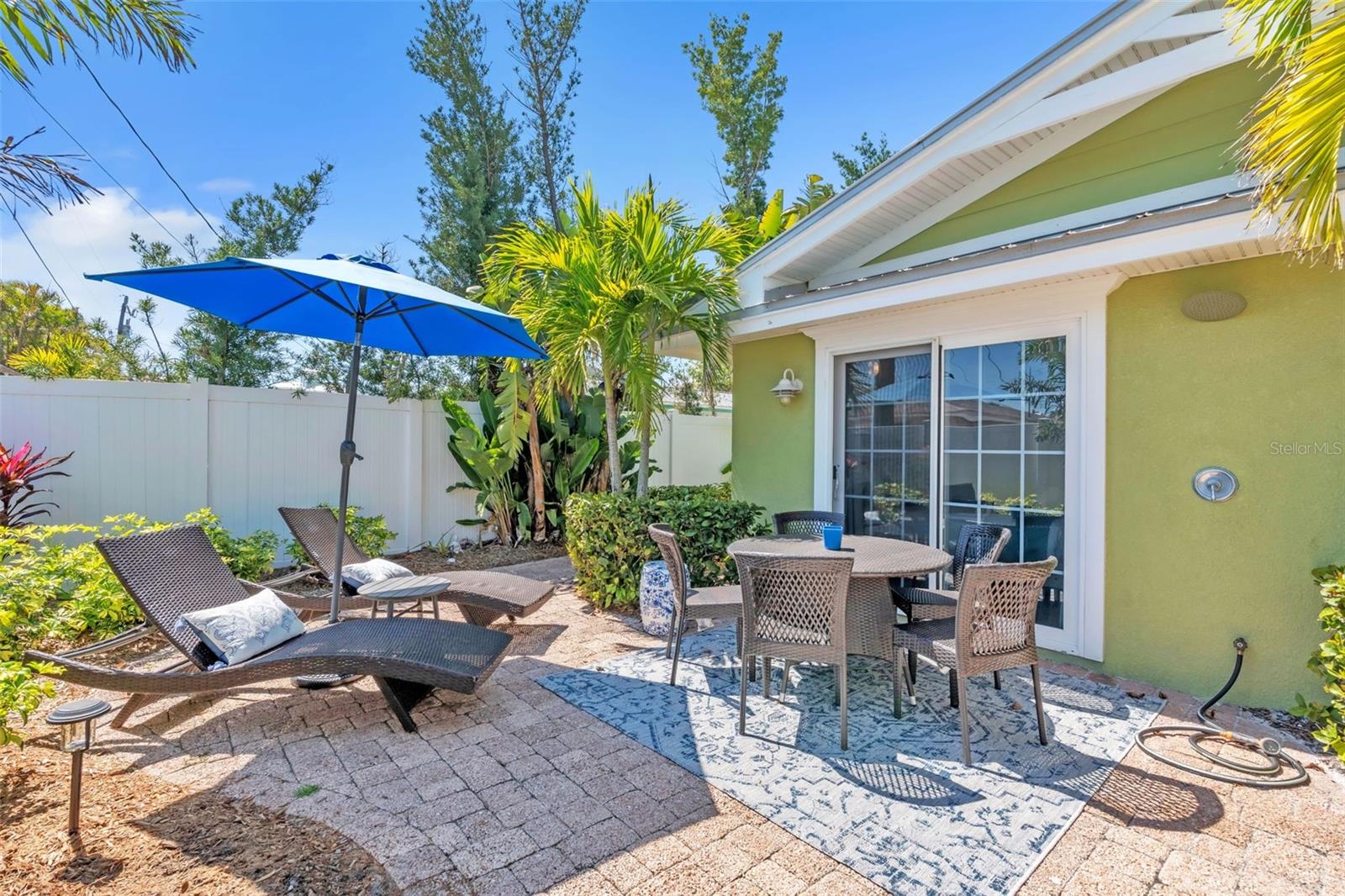 THE BLUE LAGOON - Residential