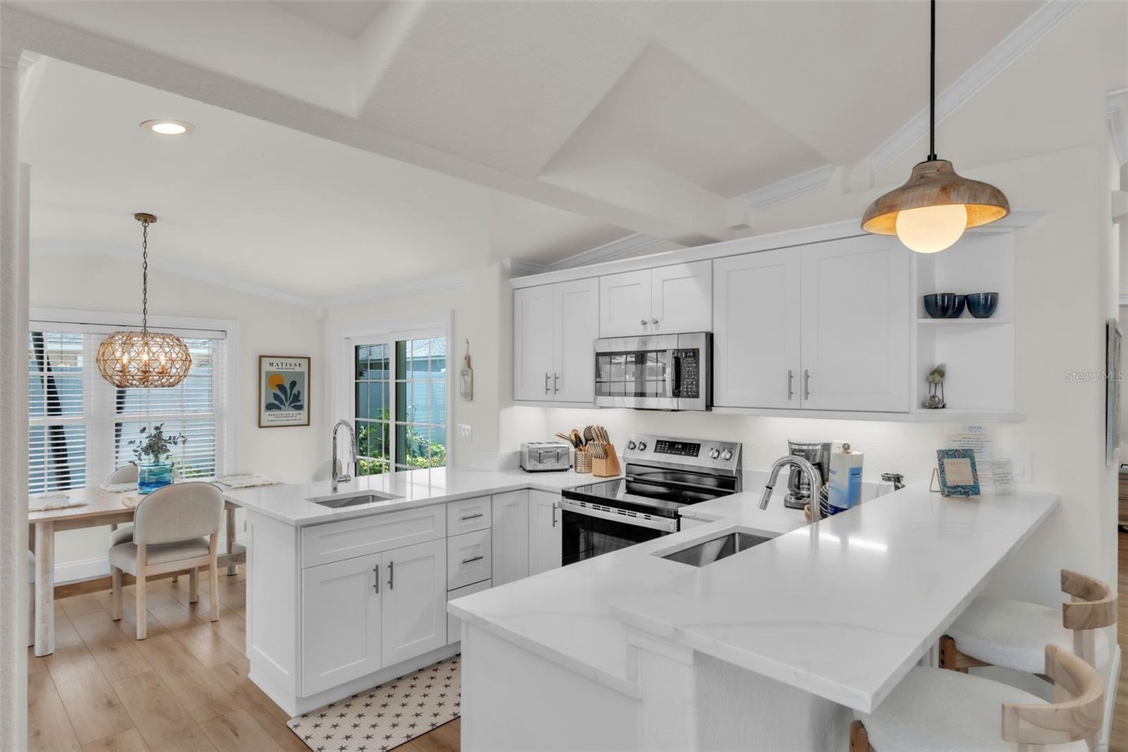 THE BLUE LAGOON - Residential