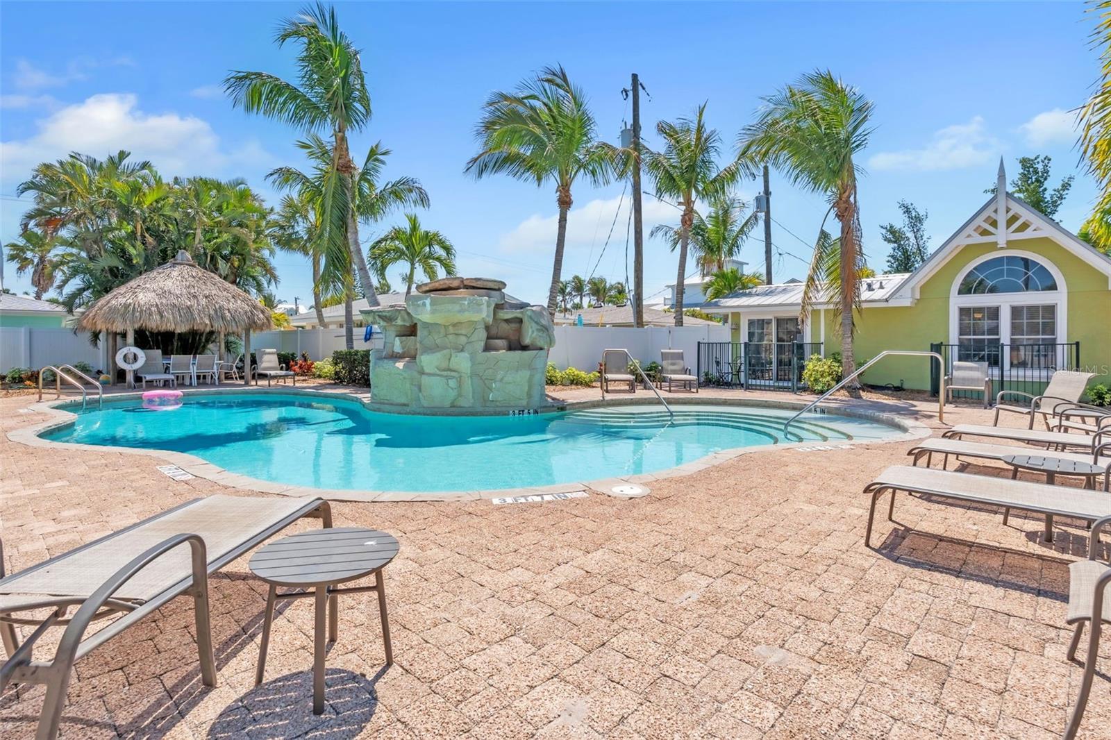 THE BLUE LAGOON - Residential