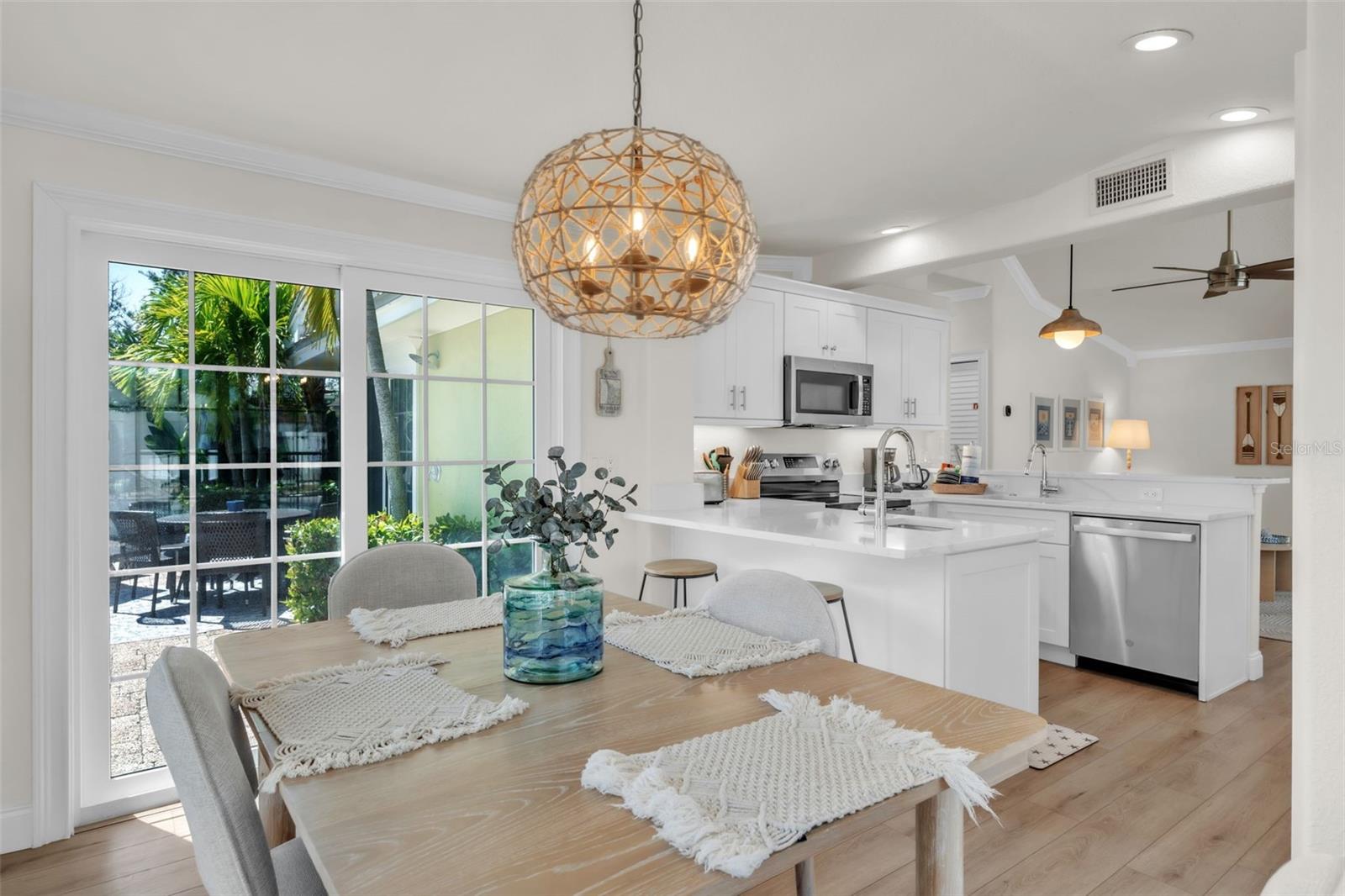 THE BLUE LAGOON - Residential