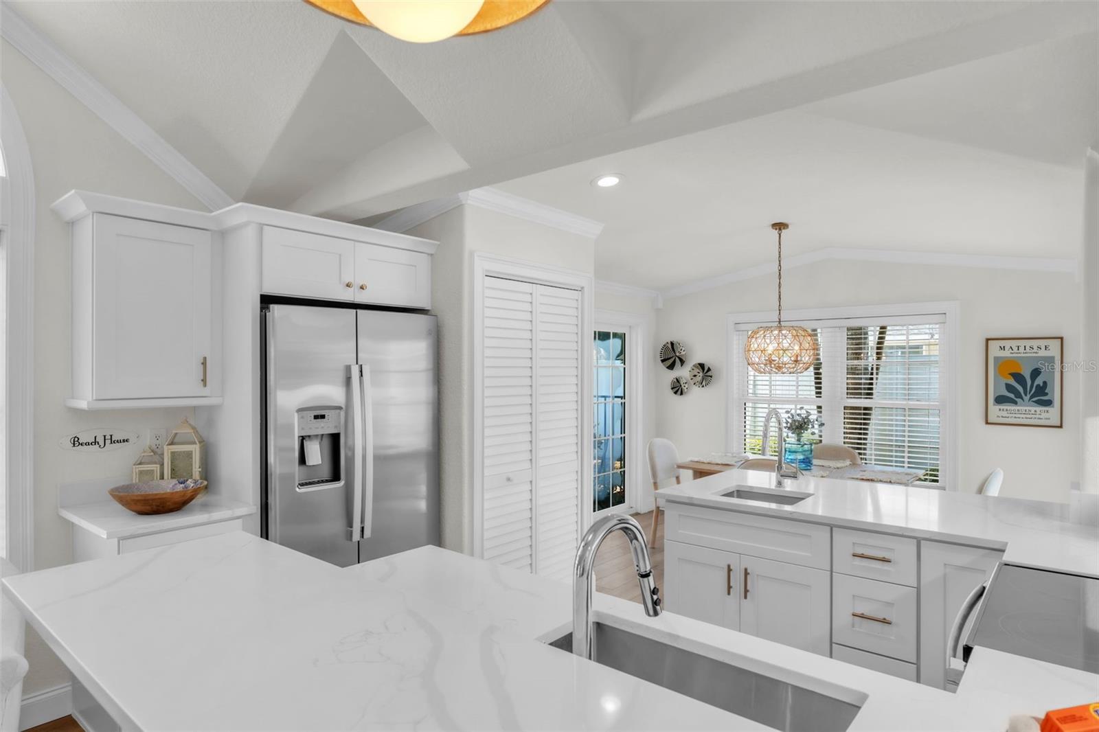 THE BLUE LAGOON - Residential