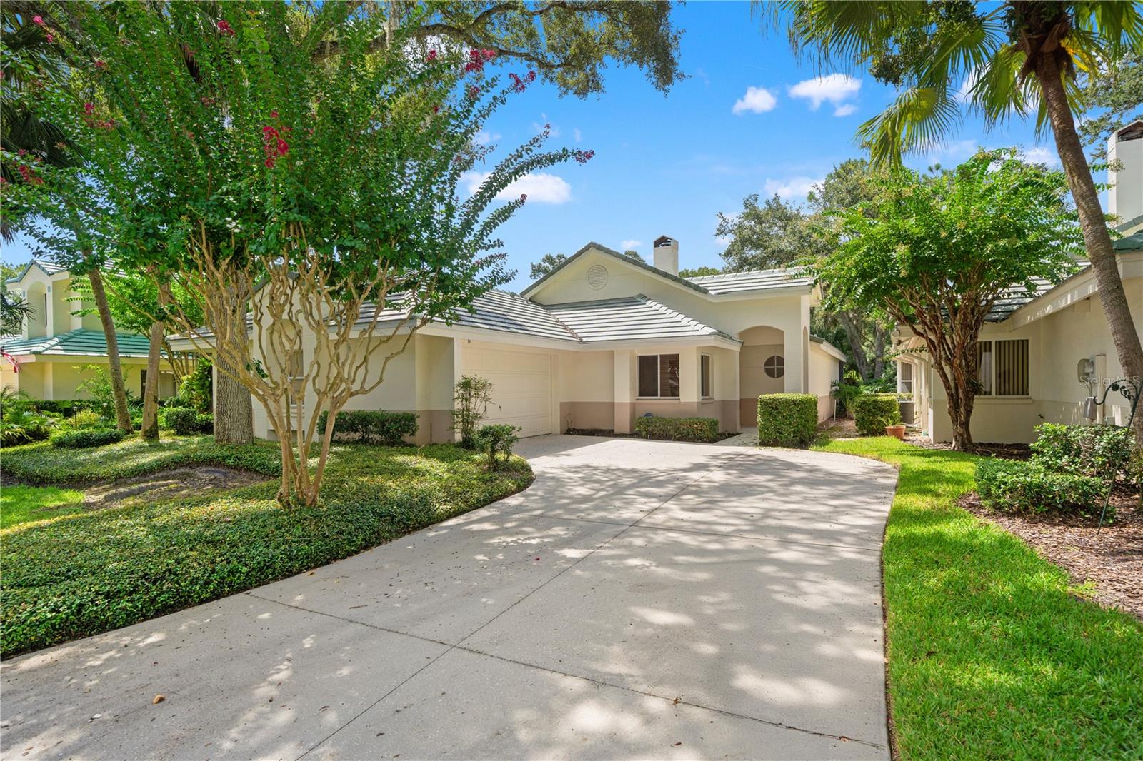 6005 FAIRWAY PALMS COURT