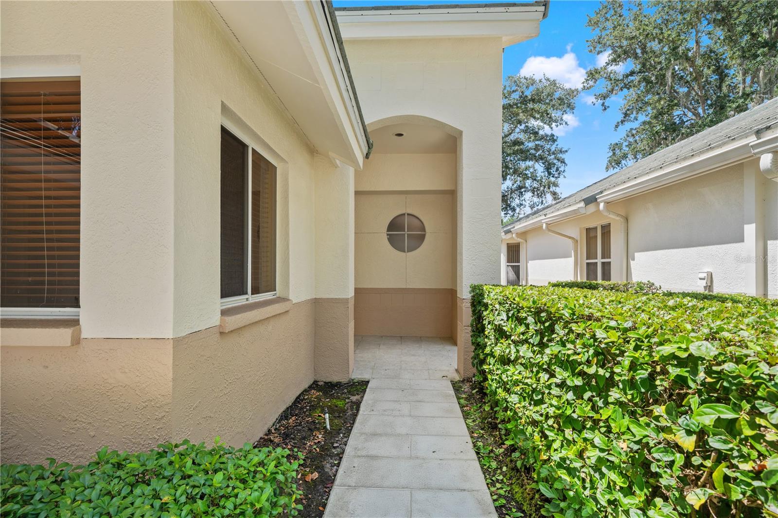 6005 FAIRWAY PALMS COURT