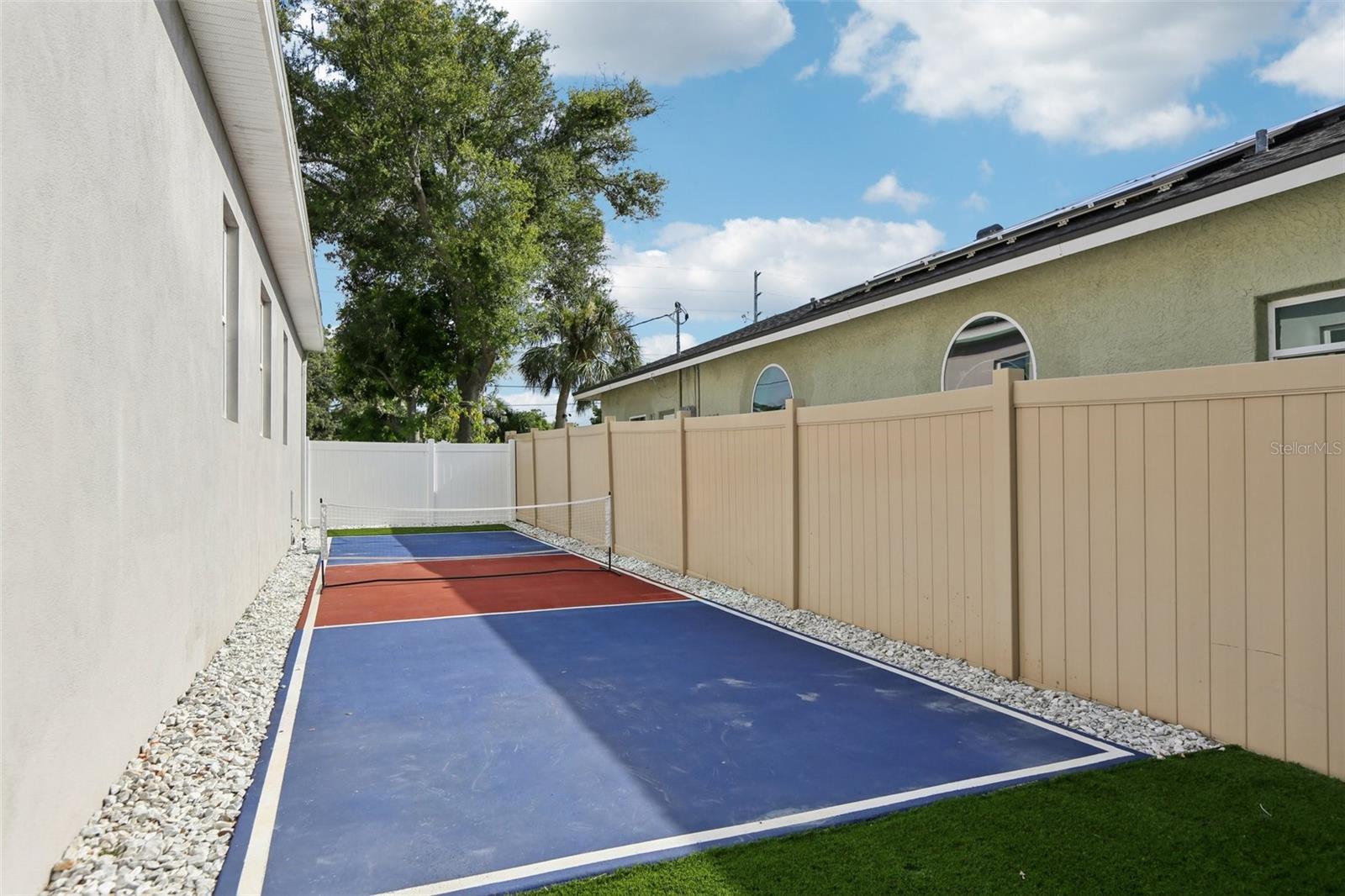 FOSTERS BELLEAIR - Residential