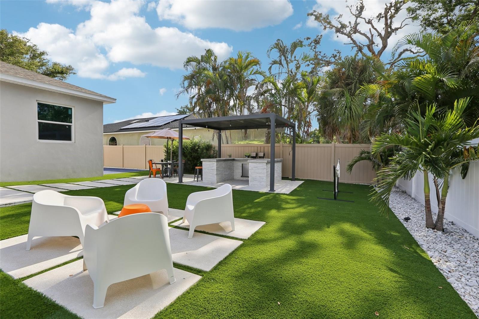 FOSTERS BELLEAIR - Residential