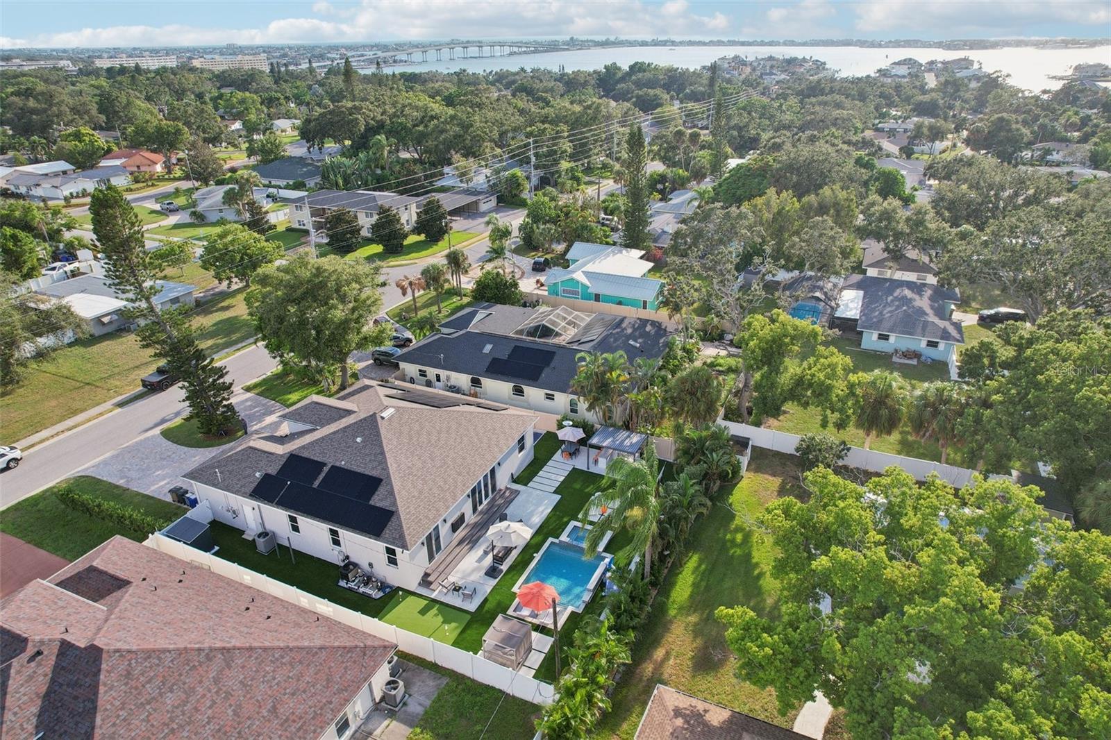 FOSTERS BELLEAIR - Residential