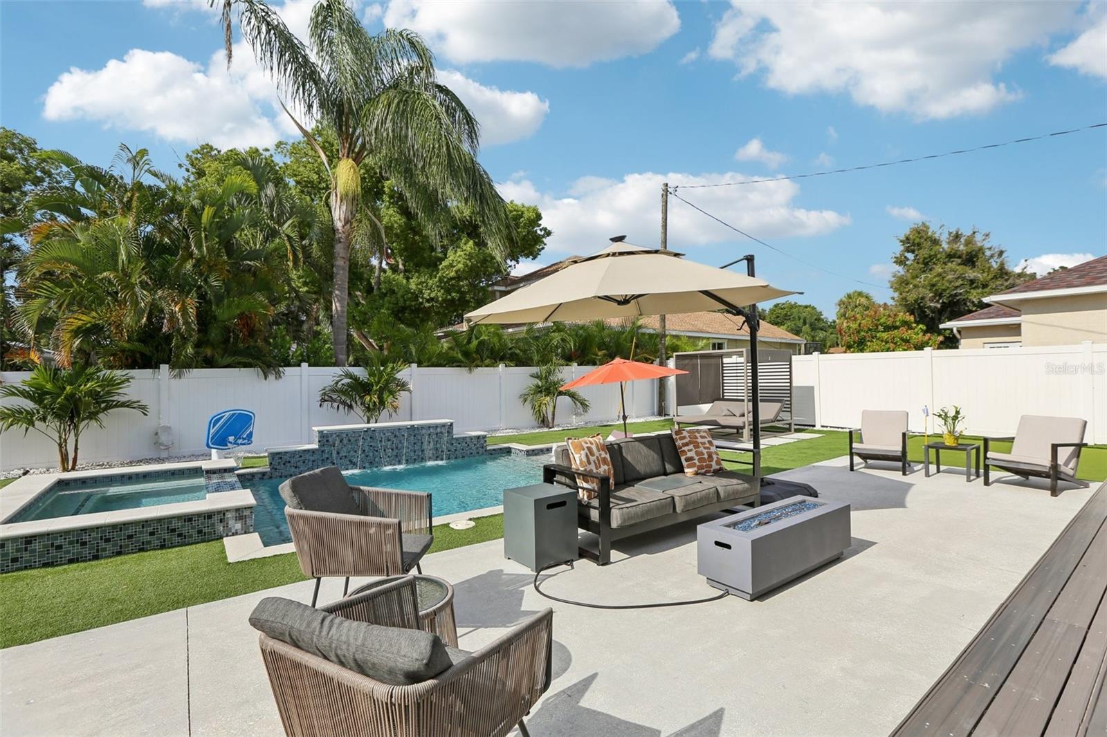 FOSTERS BELLEAIR - Residential