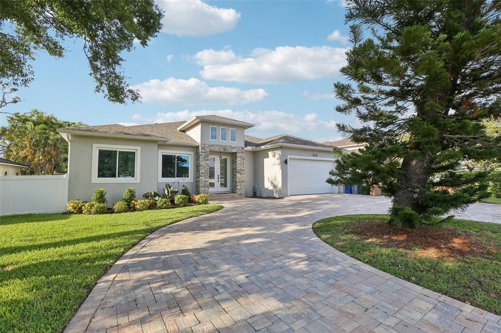 Photo of 352 Mehlenbacher Road, Belleair, FL 33756 (MLS # TB8414568)