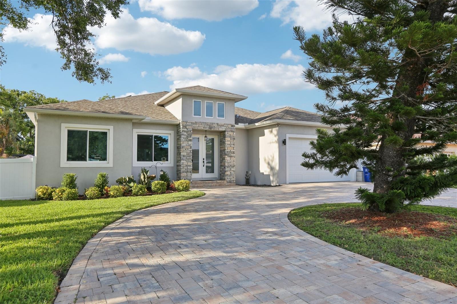 FOSTERS BELLEAIR - Residential