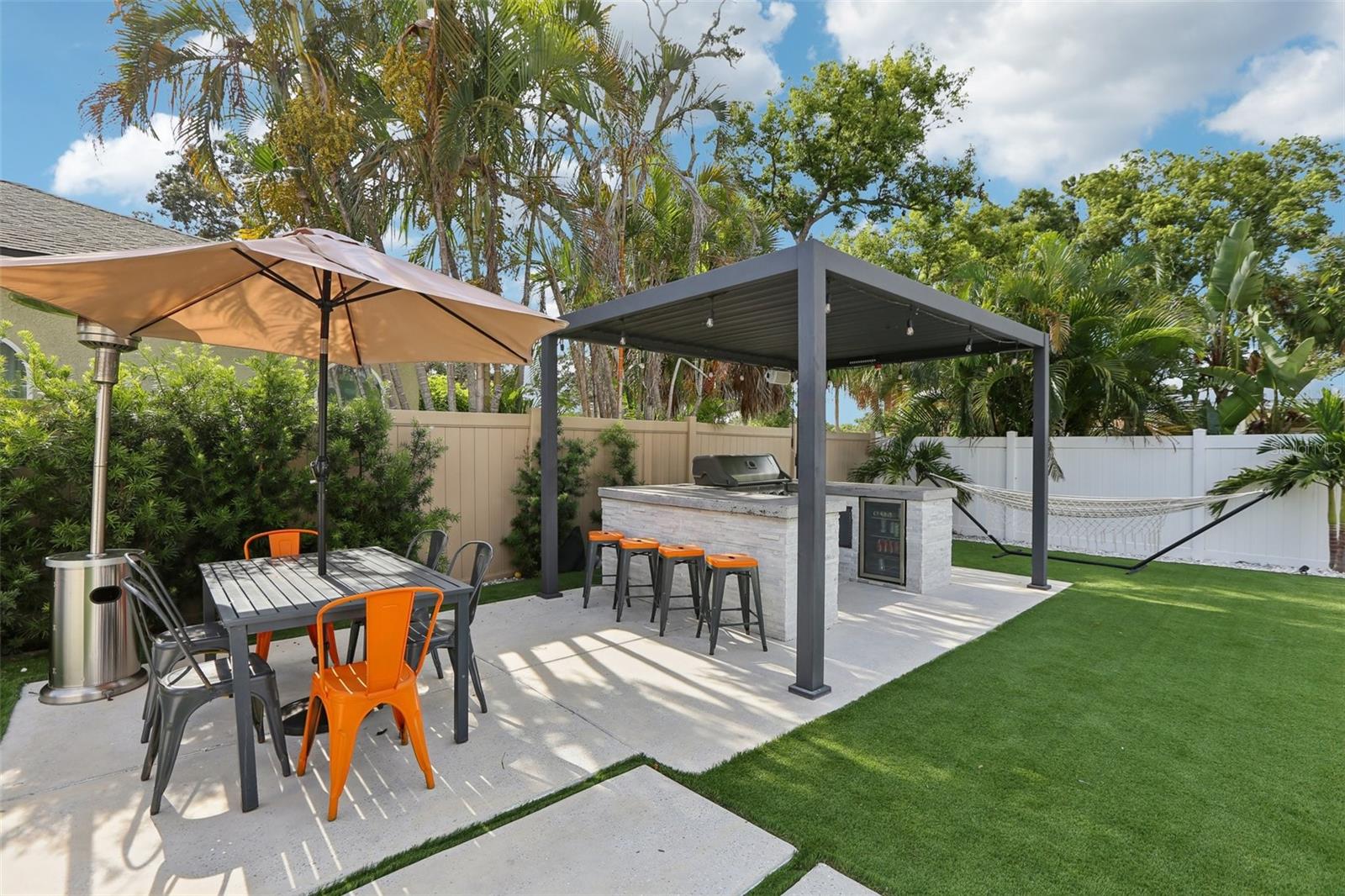 FOSTERS BELLEAIR - Residential