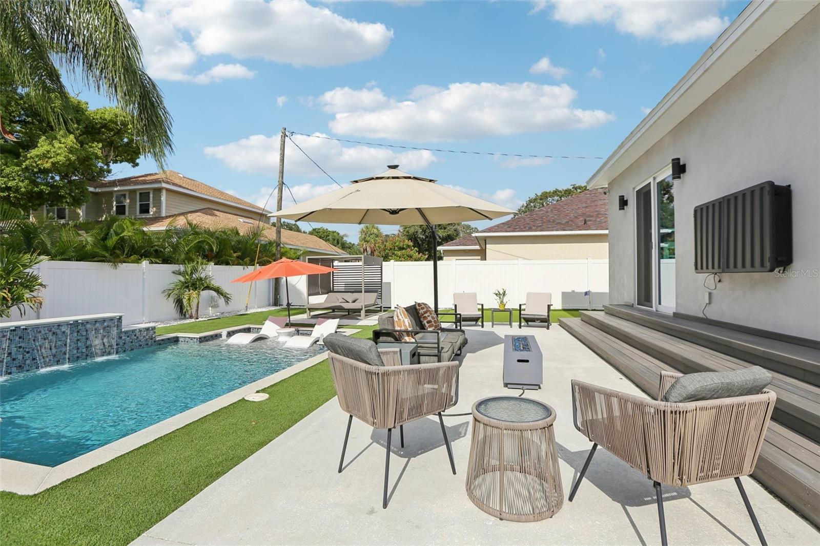FOSTERS BELLEAIR - Residential